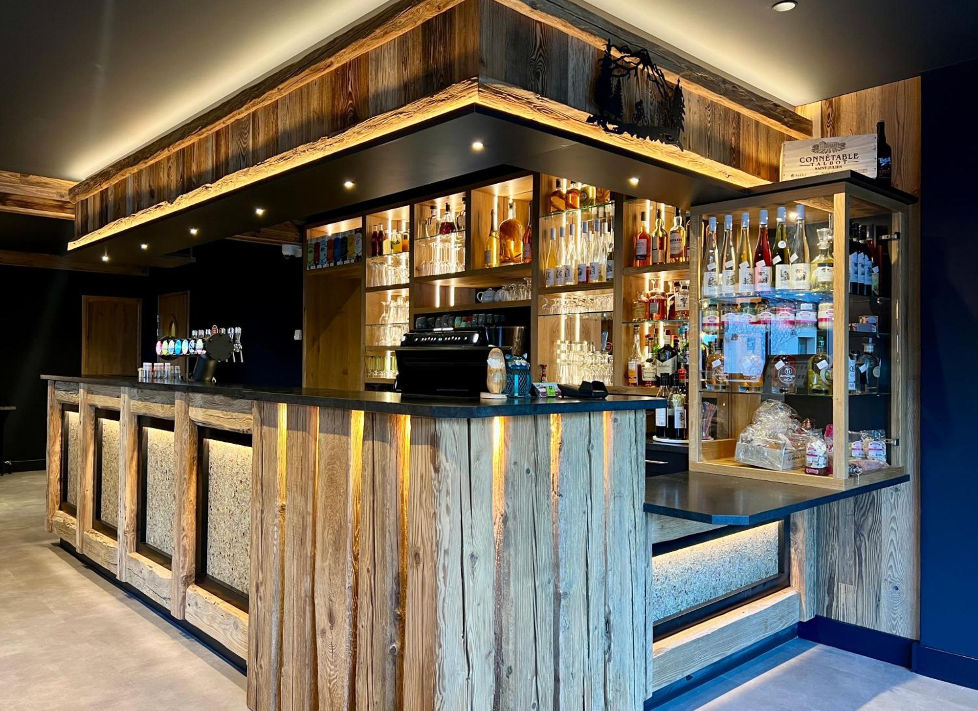 Logis Hotel, Chalets Et Restaurant Les Chatelmines Ла Брес Екстериор снимка