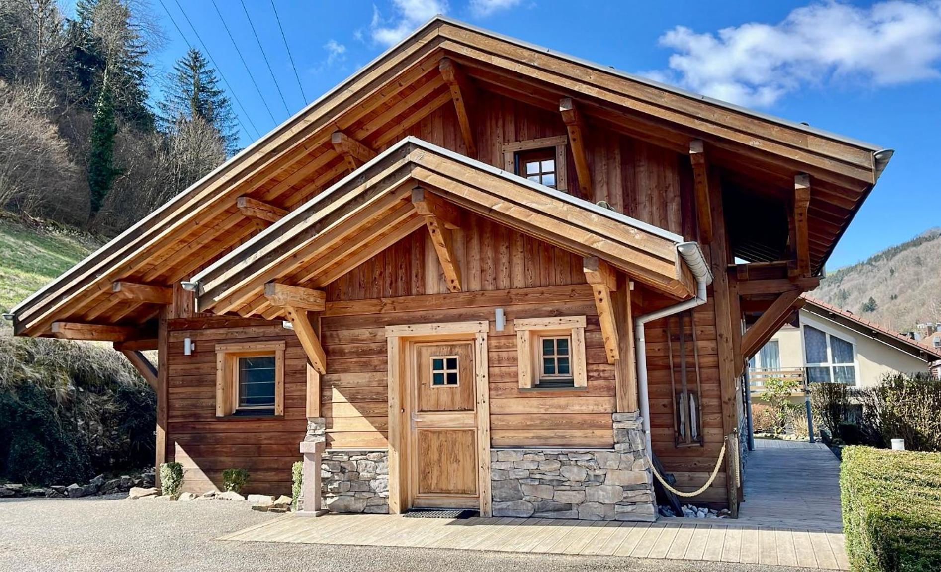 Logis Hotel, Chalets Et Restaurant Les Chatelmines Ла Брес Екстериор снимка