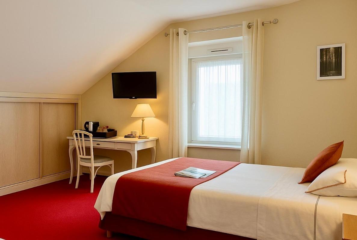 Logis Hotel, Chalets Et Restaurant Les Chatelmines Ла Брес Екстериор снимка